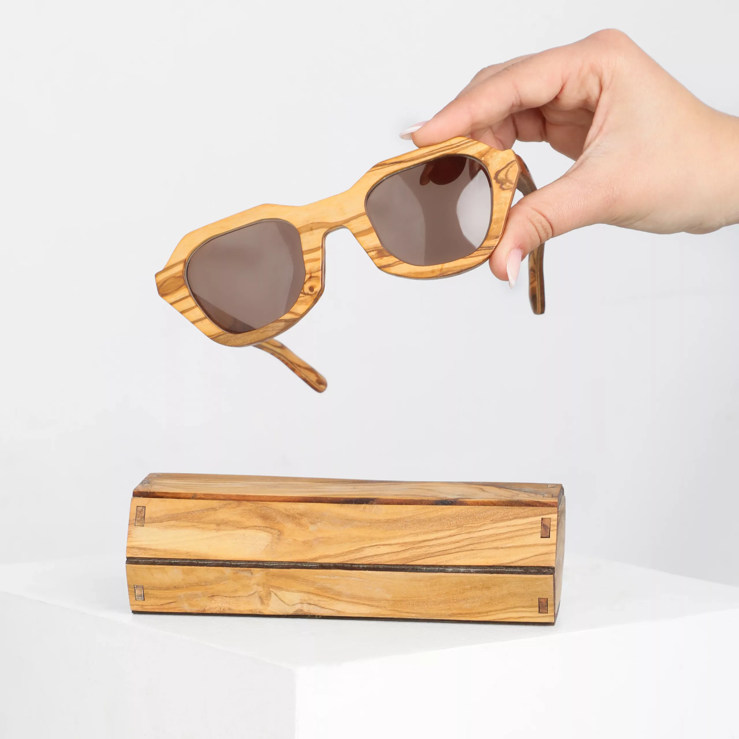Lunettes de soleil en bois mixte – Arrondie