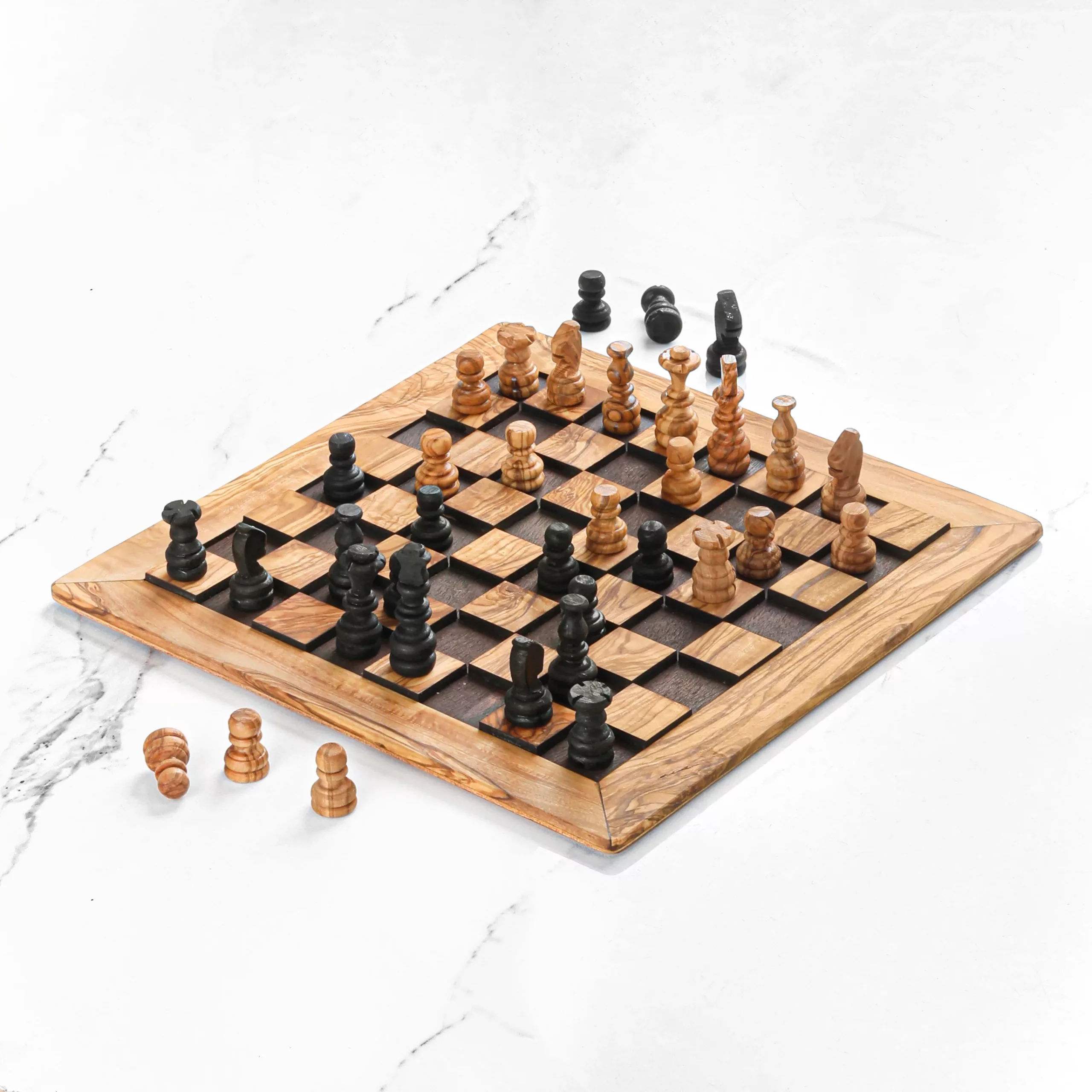 Jeu d’échecs carré sans socle noir