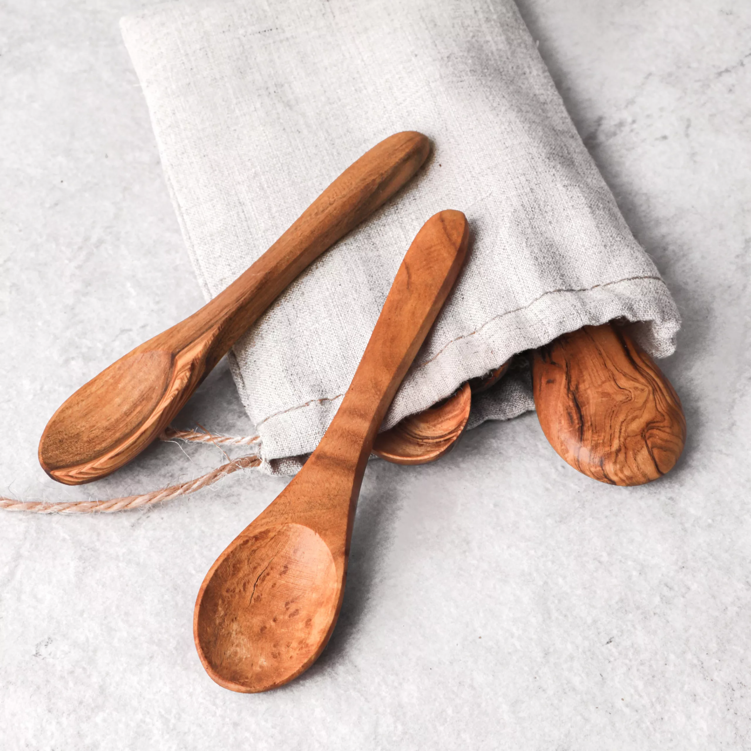 Petite cuillère en bois d’olivier