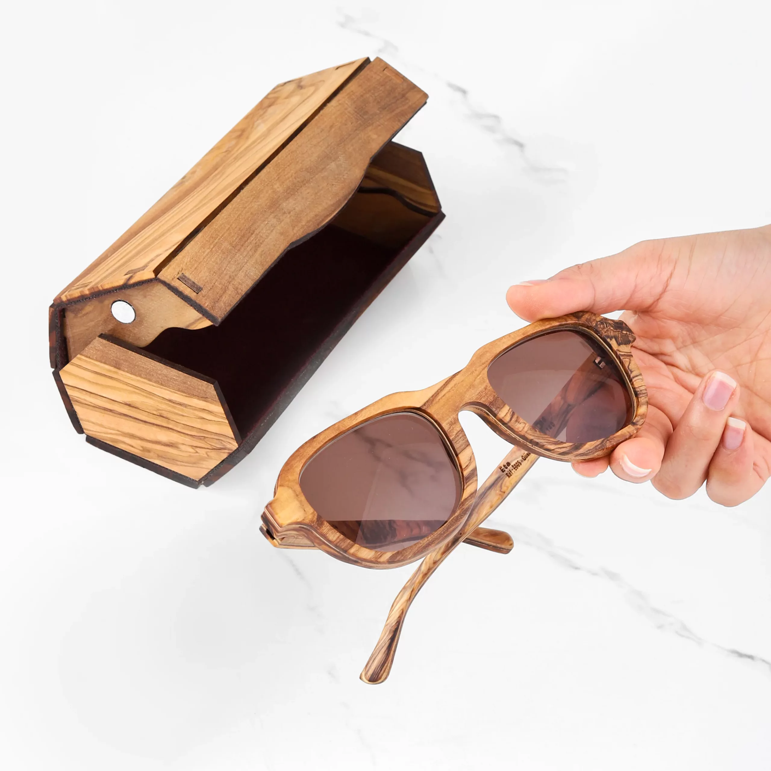 Lunettes de soleil en bois mixte – Ovale