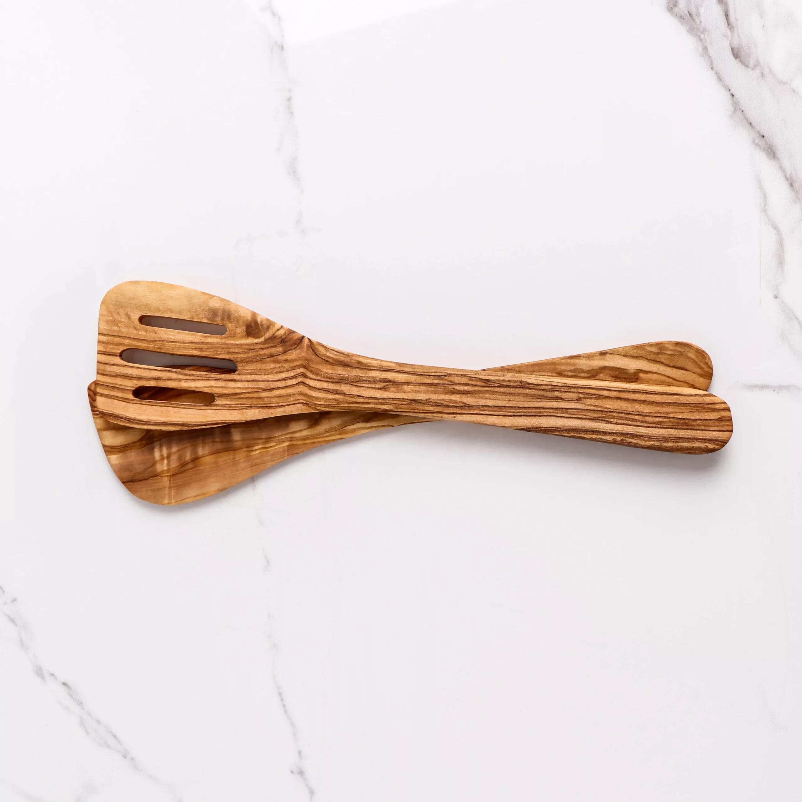Set de 2 spatules à fentes en bois d’olivier