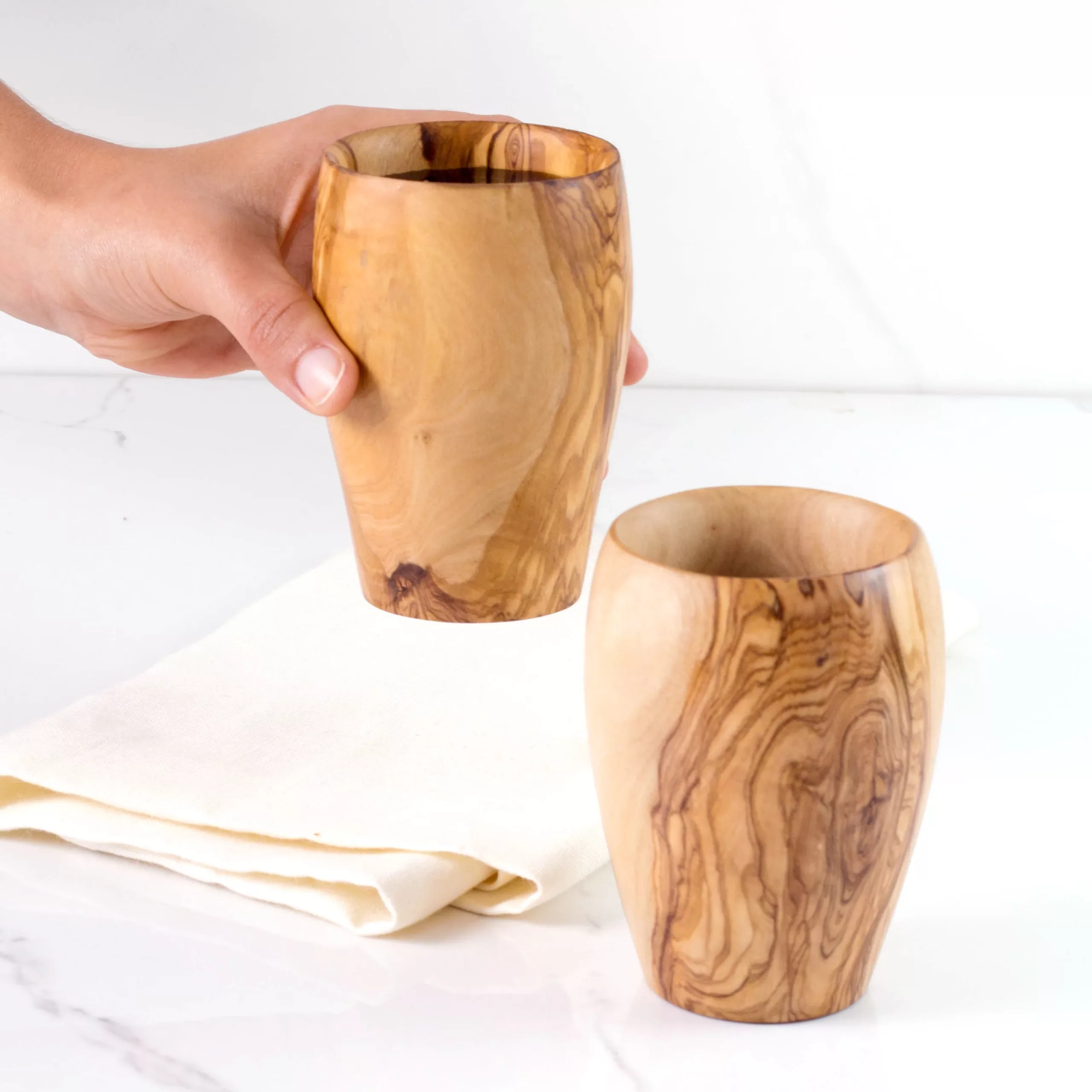 Tasse en bois d’olivier