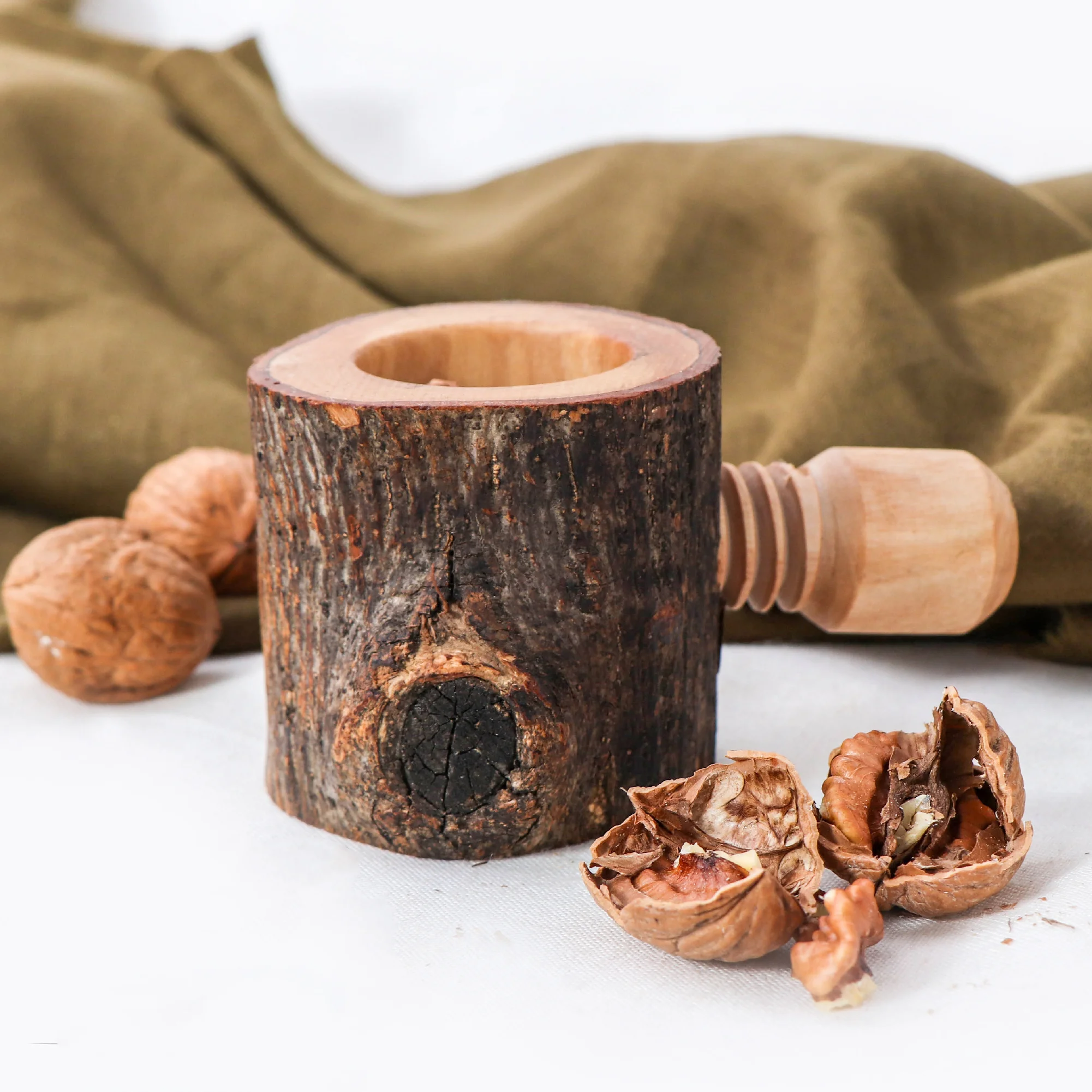 Casse-noix rustique - Image 2
