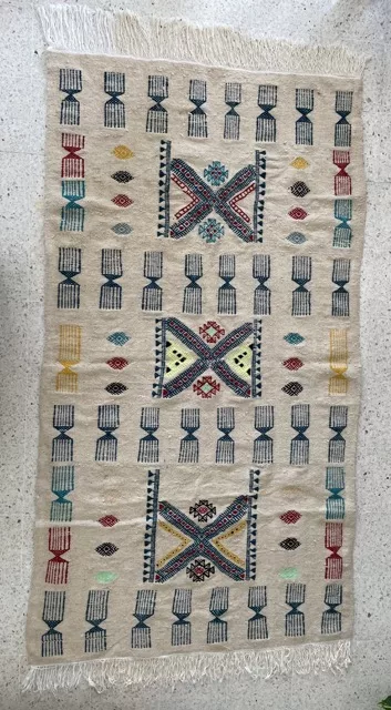 Tapis Berbère Floraison du Désert - Fond Blanc avec Motif Florissant 200x120 cm - Image 2