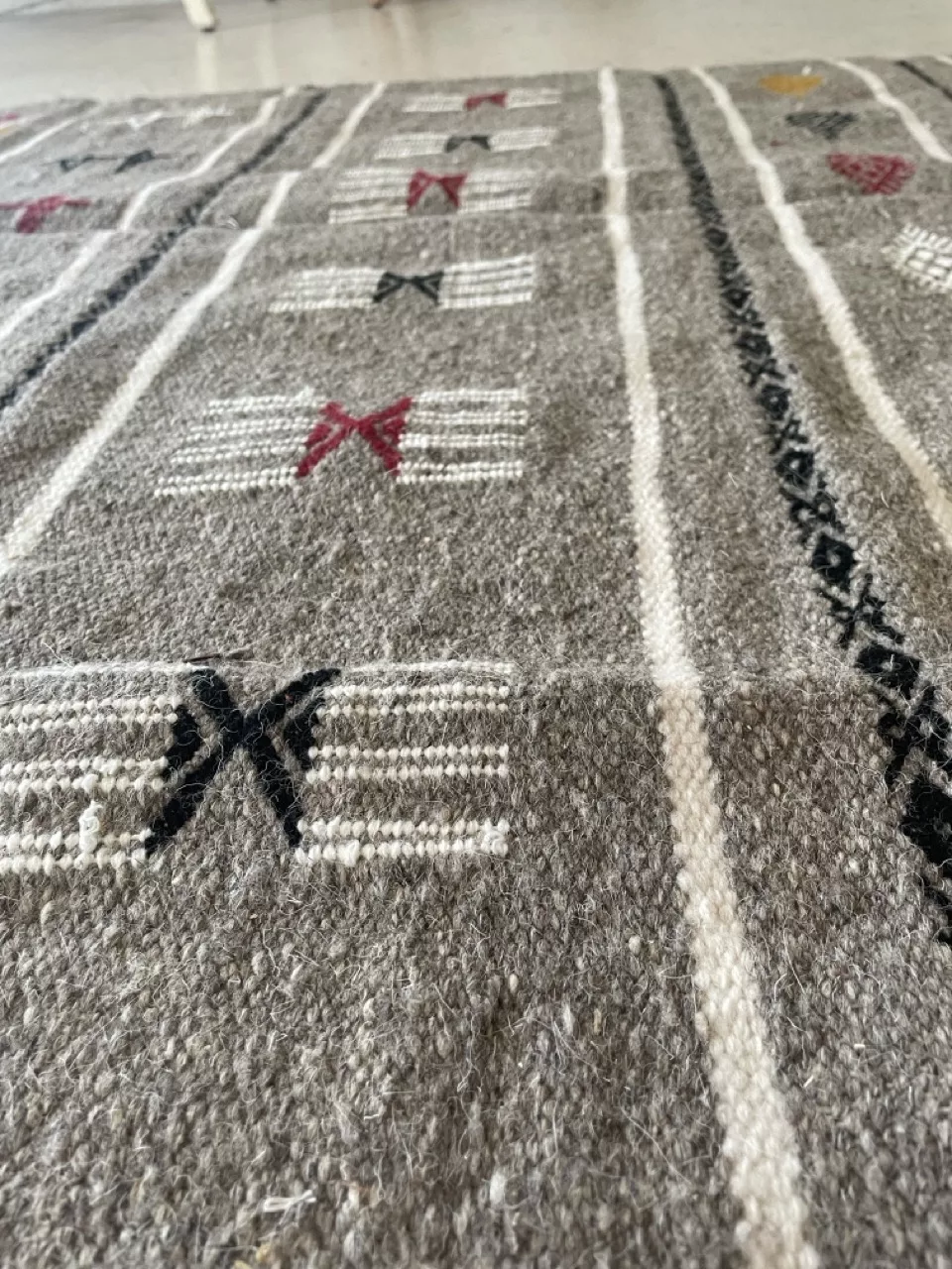 Tapis Berbère Crépuscule Saharien - Fond Gris 200x120 cm - Image 5