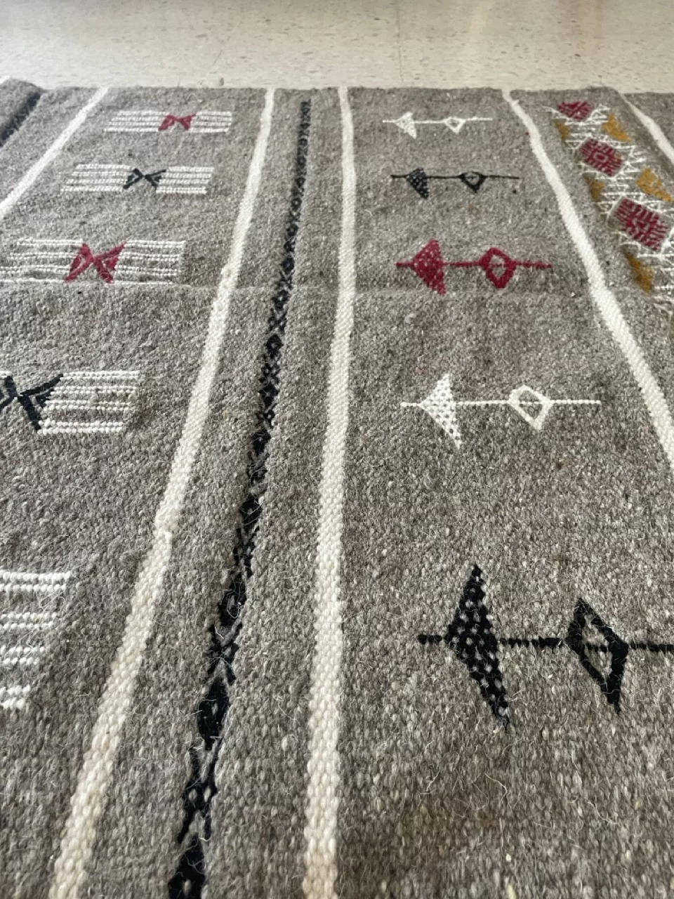 Tapis Berbère Crépuscule Saharien - Fond Gris 200x120 cm - Image 6