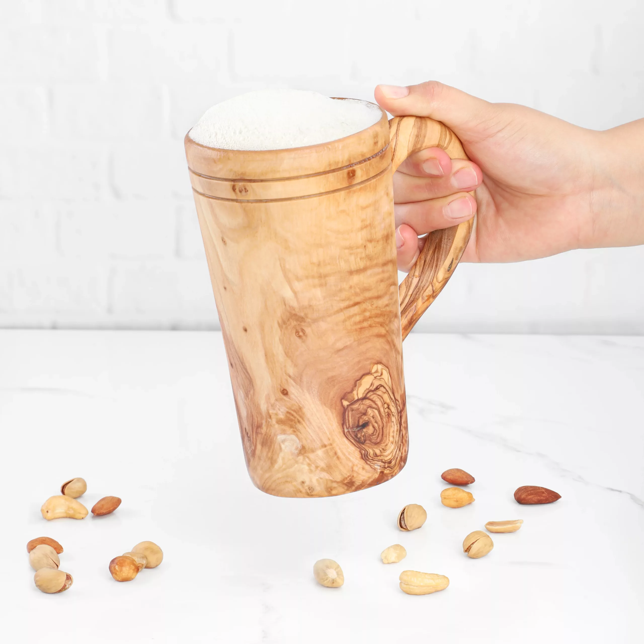Grande tasse en bois d’olivier rustique